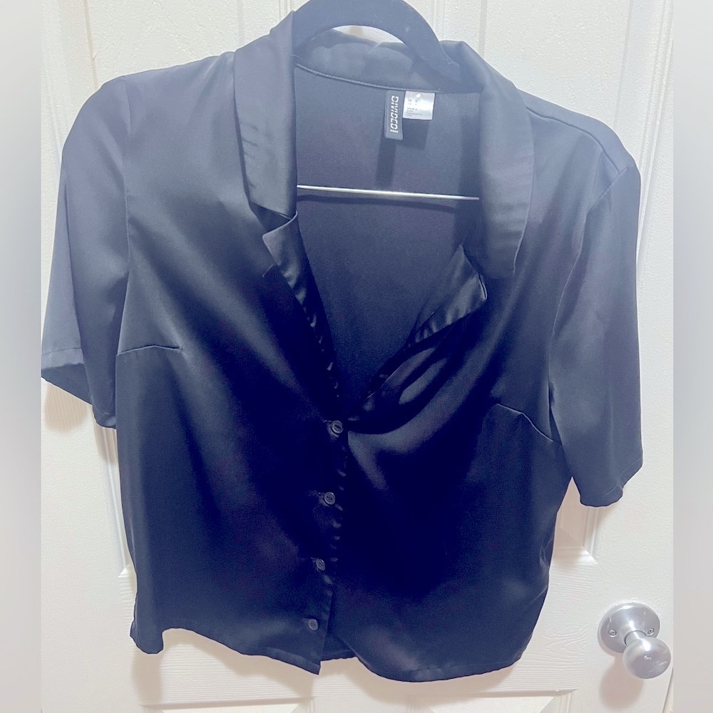 Satin effect button up